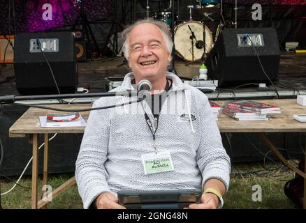 Lancement du livre Alistair Russell '' ne peut pas le faire sur mon propre' au 14ème. International Roots and Acoustic Music at the Gate to Southwell Music Festival. Banque D'Images