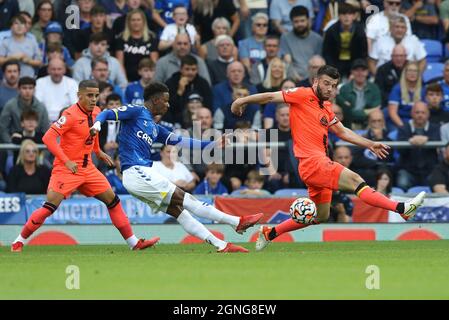 Everton, Royaume-Uni. 25 septembre 2021. Demarai Gray d'Everton essaie une prise de vue. Premier League Match, Everton v Norwich City à Goodison Park à Liverpool le samedi 25 septembre 2021. Cette image ne peut être utilisée qu'à des fins éditoriales. Utilisation éditoriale uniquement, licence requise pour une utilisation commerciale. Aucune utilisation dans les Paris, les jeux ou les publications d'un seul club/ligue/joueur. photo par Chris Stading/Andrew Orchard sports Photography/Alamy Live News crédit: Andrew Orchard sports Photography/Alamy Live News Banque D'Images