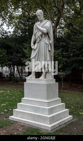 Londres, Denkmal für Ministre William Huskisson 1770-1830 von John Gibson dans Pimlico Gardens. Huskisson war das erste proéminente Todesopfer eines Eisen Banque D'Images