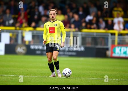 Stade Envirovent, Harrogate, Angleterre - 25 septembre 2021 Alex Pattison (16) de Harrogate - pendant le jeu Harrogate v Stevenage, EFL League 2, 2021/22, au stade Envirovent, Harrogate, Angleterre - 25 septembre 2021 crédit: Arthur Haigh/WhiteRosePhotos/Alay Live News Banque D'Images