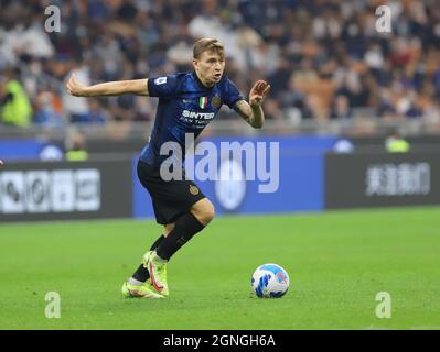 MILAN ITALIE- septembre 26 Giuseppe Meazza Nicolo Barella en action pendant la série Un match entre le FC Inter et Atalanta BC au Stadio Giuseppe Meazza le 26 septembre 2021 à Milan, Italie. Banque D'Images