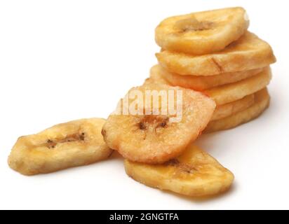 Puces de banane isolées sur fond blanc Banque D'Images