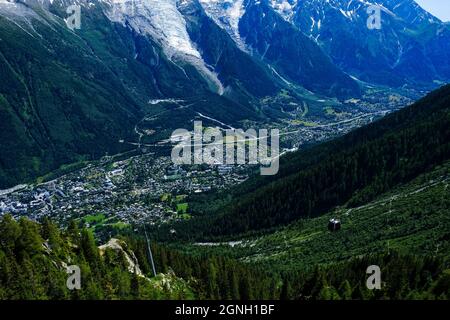 Vallée de Chamonix vue des montagnes de Brevent, Alpes françaises, haute Savoie, France Banque D'Images