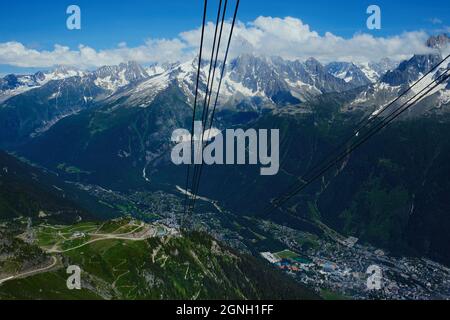 Massif du Mont blanc et vallée de Chamonix vus des montagnes de Brévent, Chamonix , haute Savoie, France. Banque D'Images