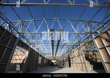 Gaza, Palestine. 25 septembre 2021. Une vue générale d'un hôpital en construction et de son affilié à l'hôpital européen de Gaza dans le sud de la bande de Gaza, crédit: SOPA Images Limited/Alay Live News Banque D'Images