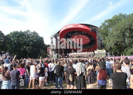 New York, États-Unis. 25 septembre 2021. (NOUVEAU) Tina Turner se produit au Global Citizen Live à New York. 25 septembre 2021, New York, Etats-Unis: Le citoyen mondial Live à Central Park pelouse à New York avec des représentations musicales de Tina Turner avec Jon Batiste sur Piano pour le plaisir des fans. Pour entrer dans l'événement, il faut une preuve vaccinale pour tout le monde.Credit: Niyi Fote/Thenews2 (Foto: Niyi Fote/TheNews2/Zumapress) (Credit image: © Niyi Fote/TheNEWS2 via ZUMA Press Wire) Banque D'Images