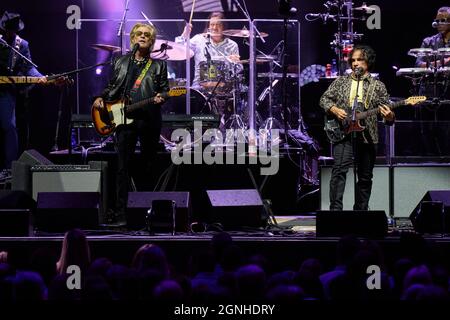 Alpharetta, Etats-Unis. 24 septembre 2021. Hall and Oates se présente à Ameris Bank Amphitatre le 24 septembre 2021 à Alpharetta, en Géorgie. Crédit: Sanjeev Singhal/l'accès photo crédit: L'accès photo/Alamy Live News Banque D'Images