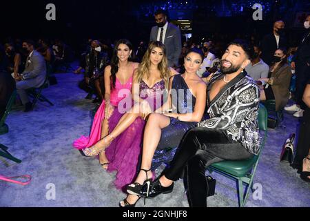 Coral Gables, États-Unis. 23 septembre 2021. CORAL GABLES, FLORIDE - SEPTEMBRE 23 : un invité assiste aux Billboard Latin Music Awards 2021 au centre Watsco le 23 septembre 2021 à Coral Gables, Floride. (Photo de JL/Sipa USA) crédit: SIPA USA/Alay Live News Banque D'Images