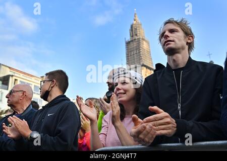 L'illustration montre les fans de cyclisme avant le début de la course sur route d'élite hommes des Championnats du monde UCI Cyclisme sur route Flandre 2021, 268 3 km Banque D'Images