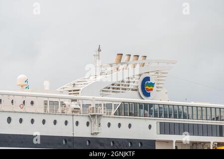 Strömstad, Suède - juillet 31 2021 : échappement et logo de la société Color Hybrid Passenger Ferry Banque D'Images