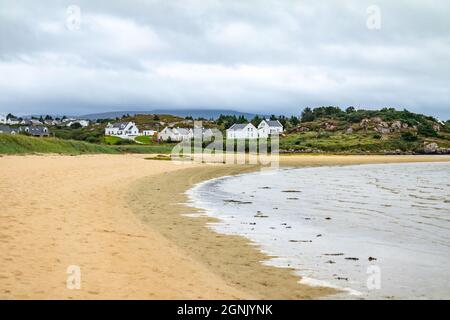 Plage de Bunbeg avec Bad Eddie en arrière-plan, Bunbeg, Co. Donegal, Irlande. Banque D'Images