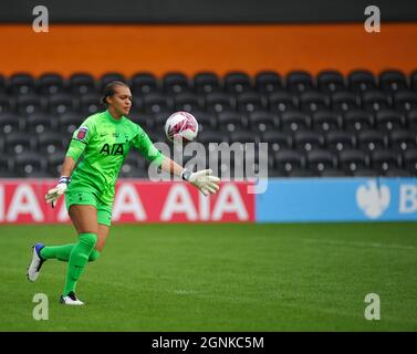 Becky Spencer (Tottenham Hotspur #22) pendant le match de la Super League de Womens entre Tottenham Hotspur & Reading au stade de Hive à Londres, en Angleterre Banque D'Images