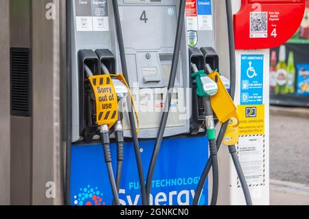 DENHAM, ANGLETERRE - 25 septembre 2021 : les pompes à carburant ne sont plus utilisées dans un contexte de crise de pénurie de carburant Banque D'Images