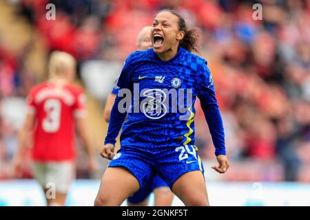 Drew Spence (24) de Chelsea F.C Women célèbre son but et obtient le score de 1-5 à Leigh, Royaume-Uni, le 9/26/2021. (Photo de James Heaton/News Images/Sipa USA) Banque D'Images