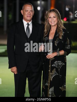 LOS ANGELES, CALIFORNIE, États-Unis - SEPTEMBRE 25 : l'acteur Tom Hanks et sa femme Rita Wilson arrivent au gala d'ouverture du musée Academy Museum of Motion Pictures qui s'est tenu le 25 septembre 2021 à Los Angeles, Californie, États-Unis. (Photo de Xavier Collin/image Press Agency/Sipa USA) Banque D'Images