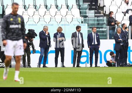 TURIN, ITALIE, 26 SEPTEMBRE 2021. De gauche à droite : Maurizio Arrivabene, Pavel Nedved, Andrea Agnelli et Federico Cherubini de Juventus FC avant le match entre Juventus FC et UC Sampdoria le 26 septembre 2021 au stade Allianz de Turin, Italie. Crédit: Massimiliano Ferraro/Medialys Images/Alay Live News Banque D'Images