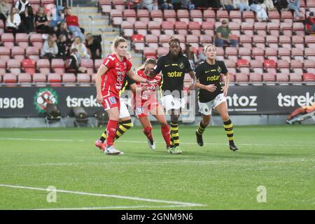 Orebro, Suède. 26 septembre 2021. Jessie Scarpa (12 KIF Orebro) pendant le match dans la Ligue suédoise OBOS Damallsvenskan entre KIF Orebro et AIK à Behrn Arena à Orebro, Suède. Crédit: SPP Sport presse photo. /Alamy Live News Banque D'Images