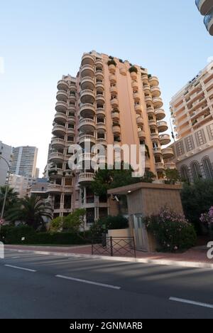 Monaco, Monaco - juillet 08 2008 : complexe d'appartements sur le boulevard du Larvotto Banque D'Images