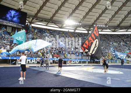 Stadio Olimpico, Rome, Italie. 26 septembre 2021. Italian Serie A football, SS Lazio versus AS Roma; Lazio's Supporters crédit: Action plus Sports/Alamy Live News Banque D'Images
