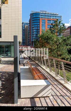 Les appartements Leftbank, Spinningfields, au-dessus de la rivière Irwell, du développement des appartements Slate Yard, Salford, Manchester, Angleterre, Royaume-Uni Banque D'Images