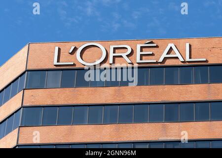 Etobicoke, Toronto, Canada - le 26 septembre 2021 : bureau de l'Oréal à Etobicoke, ONTARIO, Canada. Banque D'Images