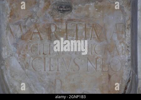 Corfinio - Abruzzo - San Pelino complexe de la cathédrale, anciens écrits religieux en latin Banque D'Images