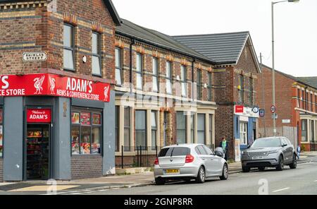 La jonction de la rue Rhiwlas et de la rue High Park, Toxteth, Liverpool 8. L'une des nombreuses « rues galloises » de Liverpool. Prise en septembre 2021. Banque D'Images