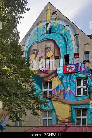 Kiefernstrasse, route résidentielle de la culture alternative avec art de rue sur les revêtements, Allemagne, Rhénanie-du-Nord-Westphalie, Basse-Rhin, Banque D'Images