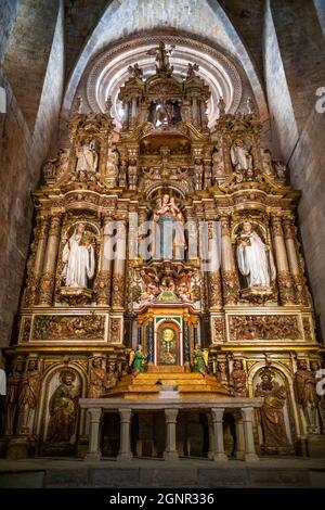 Autel à Monestir de Santa Maria de Santes Creus, abbaye cistercienne, monastère, église, Santes Creus, Aiguamurcia Tarragone, Catalogne, Espagne, Europe. Banque D'Images