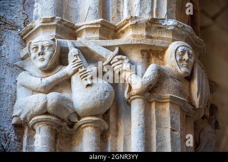 Figures du cloître de Monestir de Santa Maria de Santes Creus, abbaye cistercienne, monastère, église, Santes Creus, Aiguamurcia Tarragone, Cataloni Banque D'Images