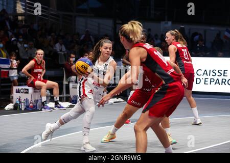 Marie-Eve Paget (France) en action lors de la première journée de la coupe d'Europe 2021 de la FIBA 3x3 à Paris. (Photo par Elena Vizoca/Pacific Press/Sipa USA) Banque D'Images