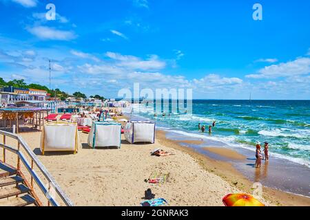 La plage d'Otrada est un endroit populaire sur la côte de la mer Noire à Odessa, en Ukraine Banque D'Images