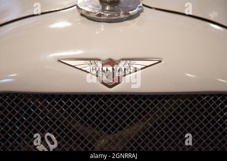 Badge Hillman vintage car manufacturer, Brooklands Museum, Weybridge, Surrey, Angleterre Banque D'Images