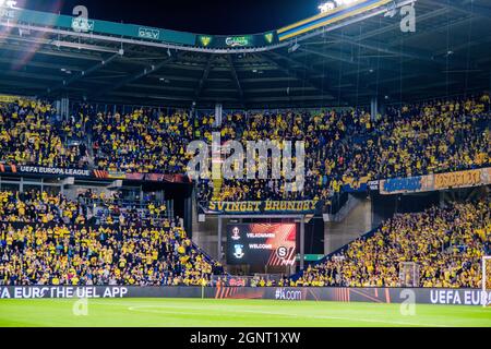 Broendby, Danemark. 16 septembre 2021. Les fans de football de Broendby SONT VENUS sur les tribunes lors du match de l'UEFA Europa League entre Broendby IF et Sparta Prague à Broendby Stadion à Broendby. (Crédit photo: Gonzales photo - Robert Hendel). Banque D'Images