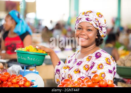 commerce de l'eau au marché Banque D'Images