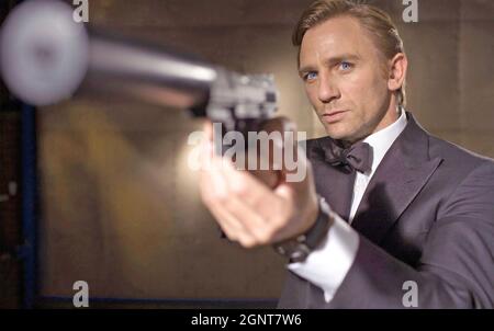 CASINO ROYALE 2006 Sony Pictures publie un film avec Daniel Craig en tant que James Bond