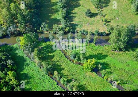 France, deux-Sèvres (79), le Marais Poitevin, la Venise verte, Coulon (vue aérienne) // France, deux-Sèvres, Marais poitevin, Venise verte (vue aérienne Banque D'Images