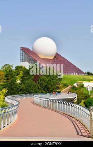 France, Vienne (86), Poitiers, le Futuroscope, parc à la 3ème de l'architecture Denis Laming // France, Vienne, Poitiers, Futuroscope, me parc par l'archi Banque D'Images