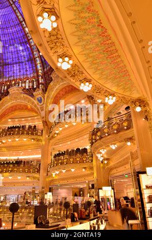 France, Paris (75), boulevard Haussmann, le grand magasin des Galeries Lafayette // France, Paris, boulevard Haussmann, le grand magasin de la GA Banque D'Images