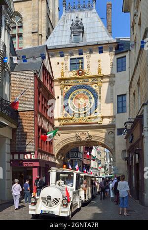 France, Seine-Maritime (76), Rouen, le gros-horloge, horloge astronomique avec un Mécanique du XIVe siècle et un cadran du XVIe siècle // France, Sin Banque D'Images