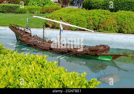 Parc Miniaturk à istanbul, le plus grand parc miniature du monde.Une réplique de la Galley ottomane historique, Bastarda 1657 à Miniaturk. Banque D'Images