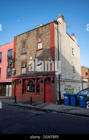 L'extérieur du Swan avec deux cols. 12 Little Ann St, St Jude's, Bristol BS2 9EB. (Septembre 2021) Banque D'Images