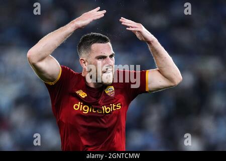 Jordan Veretout of Roma célèbre après avoir remporté 2-1 buts lors du championnat italien Serie Un match de football entre SS Lazio et AS Roma le 26 septembre 2021 au Stadio Olimpico à Rome, Italie - photo: Federico Proietti/DPPI/LiveMedia Banque D'Images