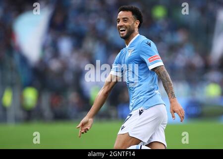 Felipe Anderson du Latium célèbre le but 2-0 de Pedro Rodriguez pendant le championnat italien Serie Un match de football entre SS Lazio et AS Roma le 26 septembre 2021 au Stadio Olimpico à Rome, Italie - photo: Federico Proietti/DPPI/LiveMedia Banque D'Images