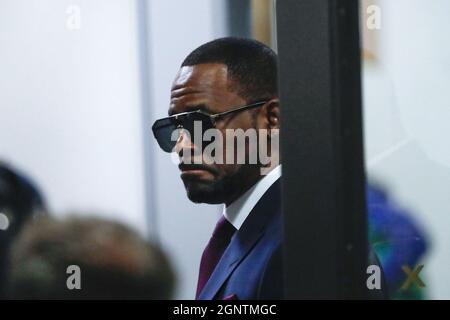 ÉTATS-UNIS. 23 juillet 2021. Dans ce dossier, le chanteur R. Kelly est vu au Daley Centre de Chicago pour une audience sur le soutien aux enfants le 13 mars 2019. (Photo de Jose M. Osorio/Chicago Tribune/TNS/Sipa USA) crédit: SIPA USA/Alay Live News Banque D'Images