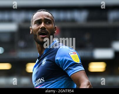 MILTON KEYNES, ANGLETERRE - 25 SEPTEMBRE 2021 : Jordan John Obita de Wycombe photographié pendant la Ligue FEL SkyBet 2021/22 un match de la semaine 9 entre MK dons FC et Wycombe Wanderers FC au stade MK. Copyright: Cosmin Iftode/Picstaff Banque D'Images