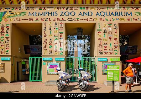 L'entrée du zoo de Memphis est illustrée, le 8 septembre 2015, à Memphis, Tennessee. Le zoo compte plus de 3,500 animaux. Banque D'Images