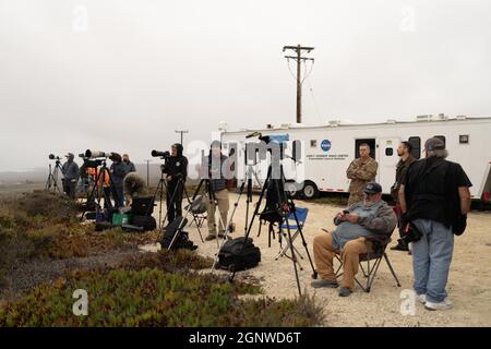 27 septembre 2021 ; Vandenberg AFB, Californie, États-Unis; le personnel des médias a installé des caméras en préparation de la fusée ULA Atlas V 401 avec la mission Landsat 9 pour le lancement de la NASA et de l'USGS. Crédit obligatoire : Stan Szeto-image du sport Banque D'Images