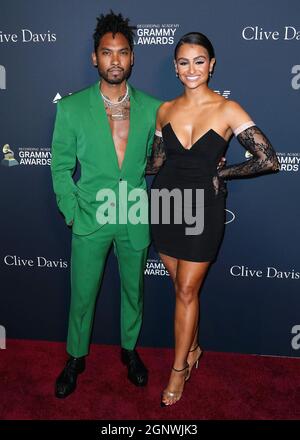(DOSSIER) Miguel et Nazanin Mandi se séparent après 17 ans ensemble. La paire, qui datait de 10 ans avant de s'engager en 2016, était mariée au Hummingbird Nest Ranch à Simi Valley, en Californie, en novembre 2018. BEVERLY HILLS, LOS ANGELES, CALIFORNIE, États-Unis - JANVIER 25 : la chanteuse Miguel et la femme/actrice Nazanin Mandi arrivent à l'Académie d'enregistrement et au Gala pré-GRAMMY 2020 de Clive Davis qui se tiennent à l'hôtel Beverly Hilton le 25 janvier 2020 à Beverly Hills, Los Angeles, Californie, États-Unis. (Photo de Xavier Collin/image Press Agency) Banque D'Images