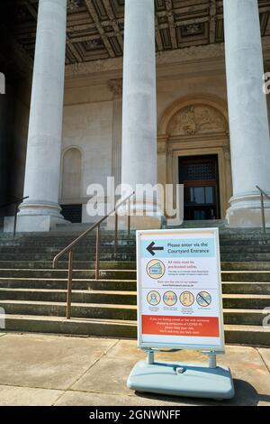 Entrée principale du musée Fitzwilliam, université de Cambridge, Angleterre, fermée en raison des restrictions du Covid-19, septembre 2021. Banque D'Images